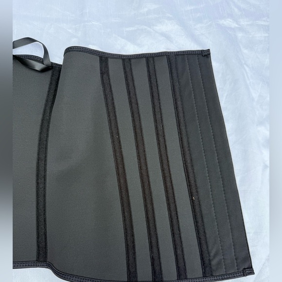 LUXX CURVES Black Waist Trainer Size 4XL - Picture 12 of 14